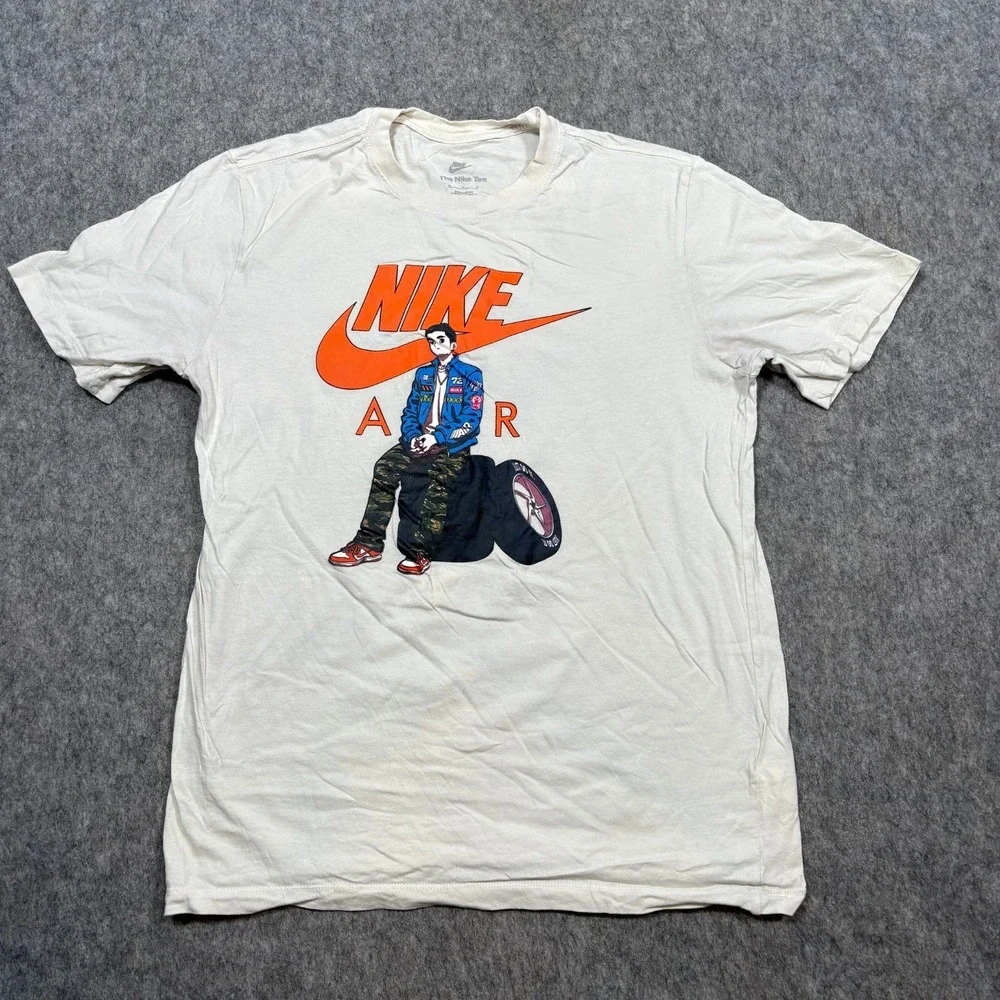 Nike T-Shirt Women's Top Size Medium Cream The Nike‎ Tee Short Sleeves Graphic